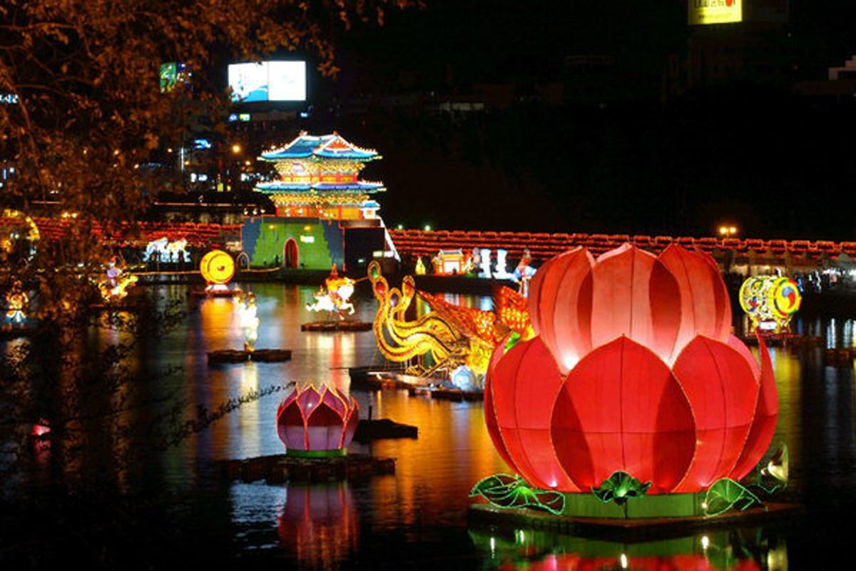 Korean Winter Festivals: Jinju Namgang Lantern Festival