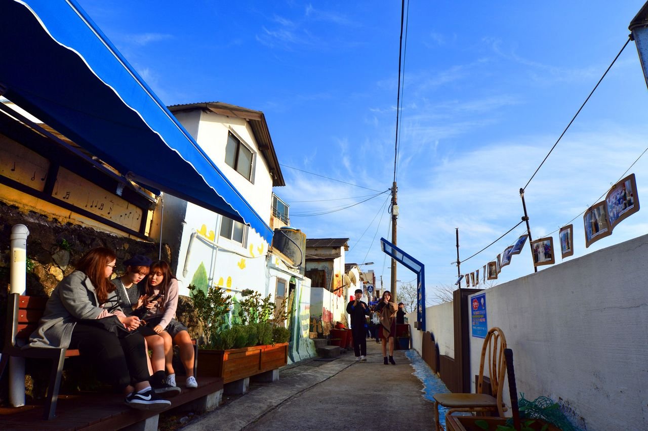 Huinnyeoul Culture Village road