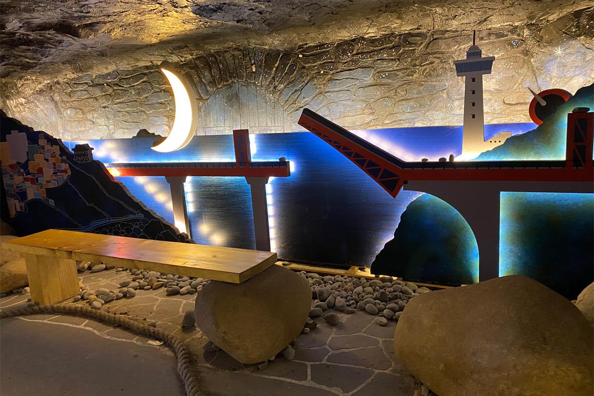 Illuminated spot in the coastal tunnel