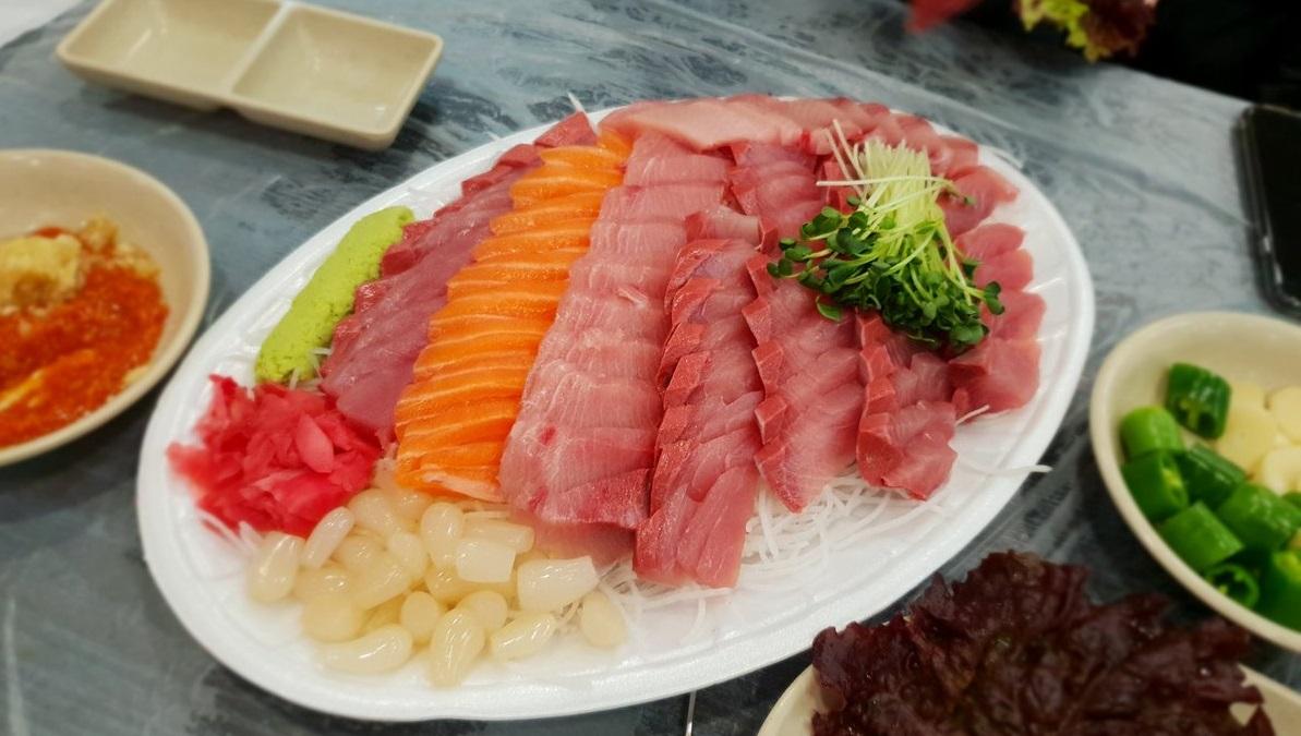 กินซาชิมิที่ตลาดปลานอร์ยางจินกันเถอะ!