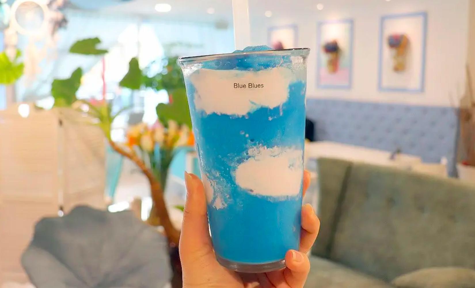 Blue Blues: Quán cafe với smoothie mây siêu xinh tại Daegu