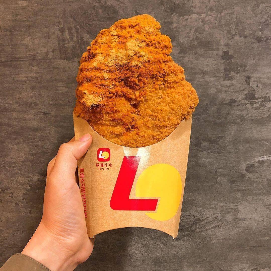 韓國網友自製的菜餚，搭配不同配菜，展示創意料理。