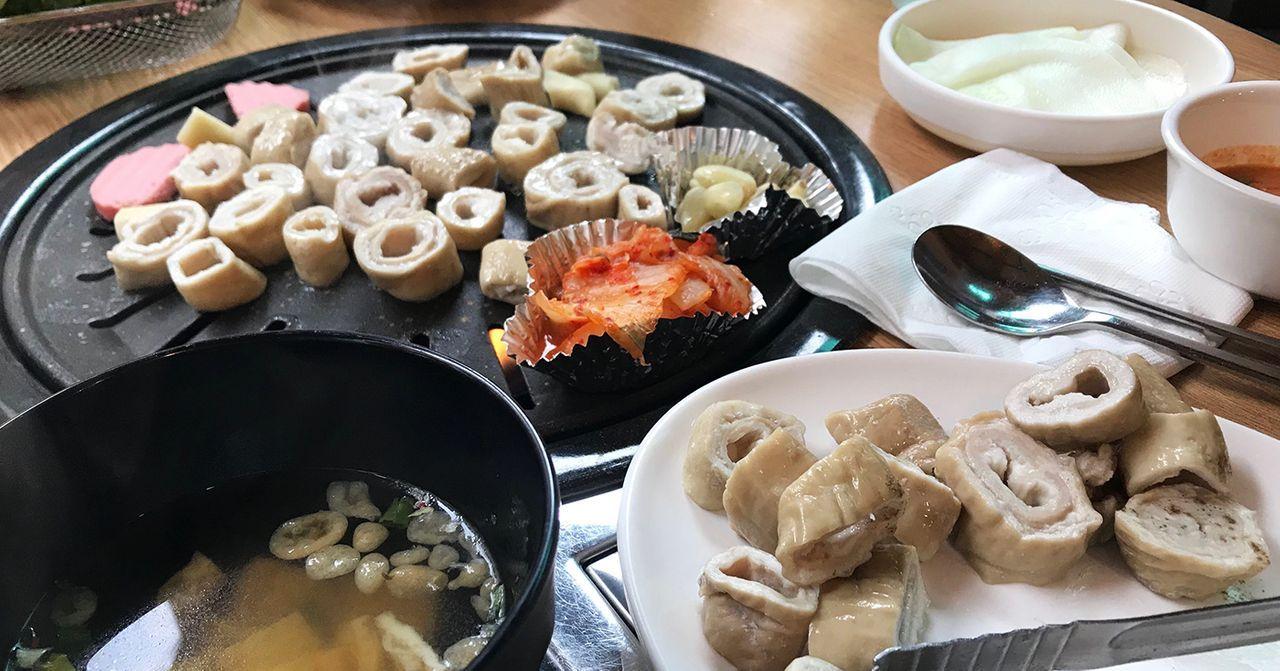 大邱著名美食與小吃，展示其多樣化以及充滿地方特色的餐品。