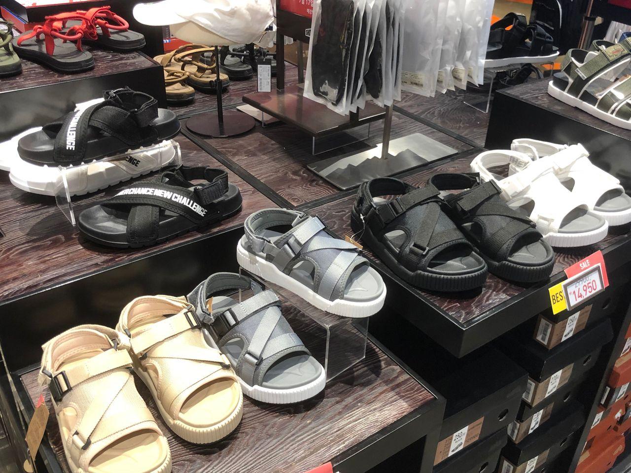 shoopen sandals price
