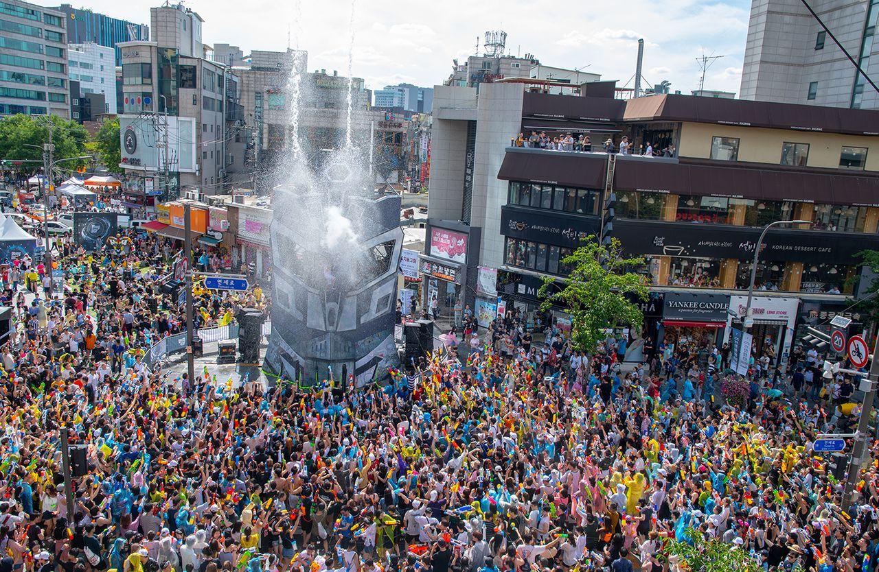 sinchon water gun festival water gun fight