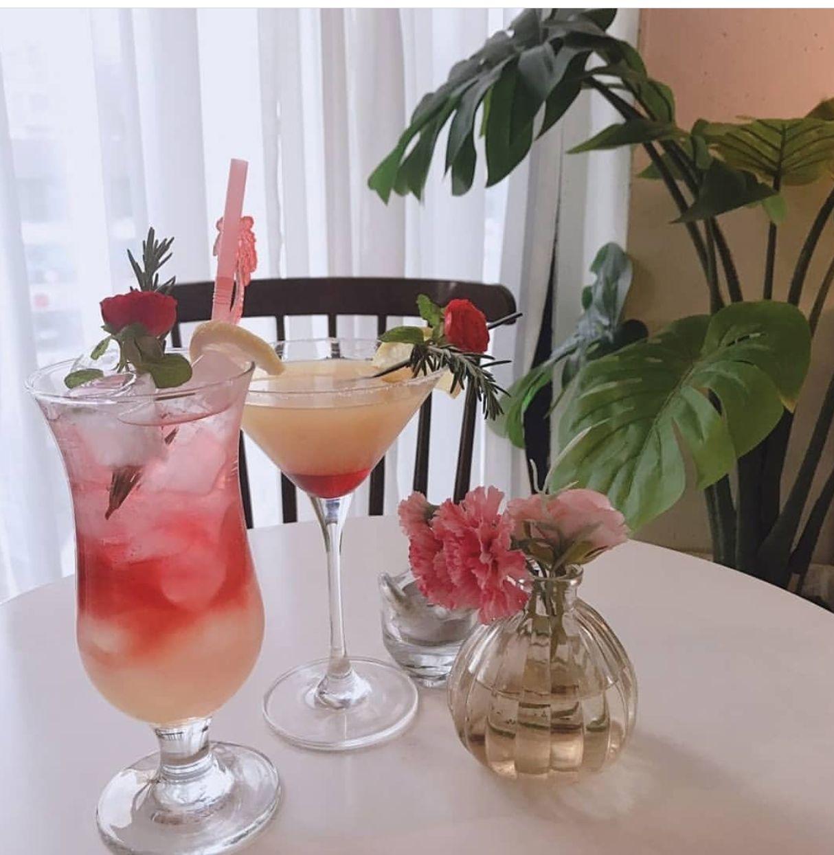 Hottest Cafes on Social Media in Korea! With an indoor beach or foot bath or photo studio!??