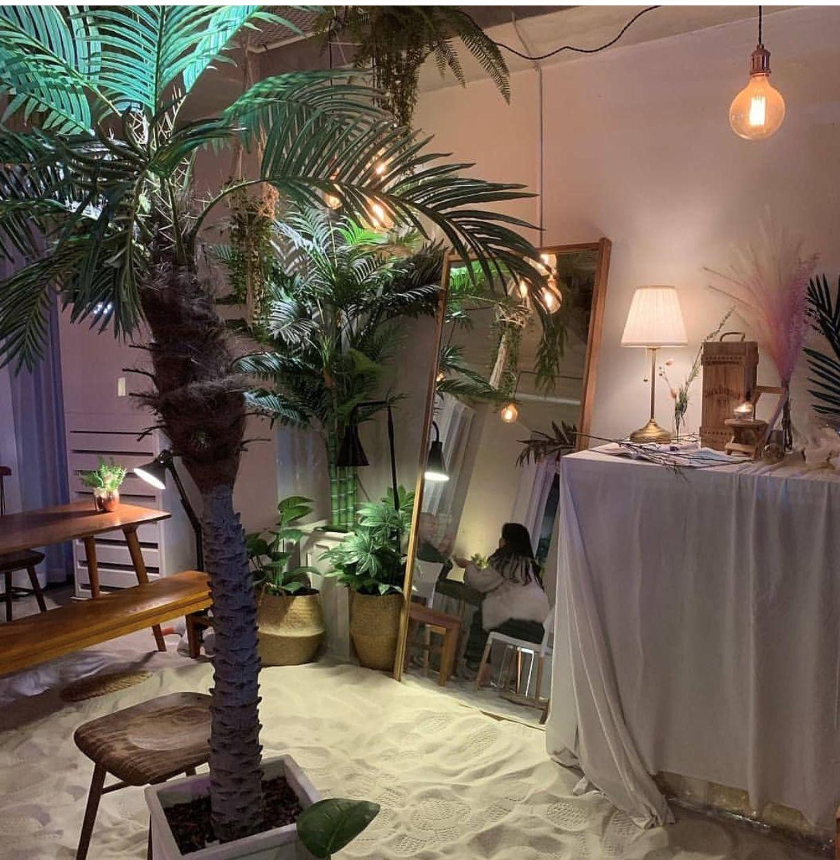 Hottest Cafes on Social Media in Korea! With an indoor beach or foot bath or photo studio!??