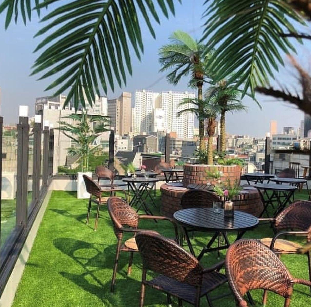 Hottest Cafes on Social Media in Korea! With an indoor beach or foot bath or photo studio!??