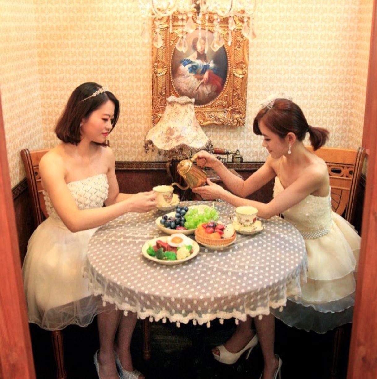 Hottest Cafes on Social Media in Korea! With an indoor beach or foot bath or photo studio!??