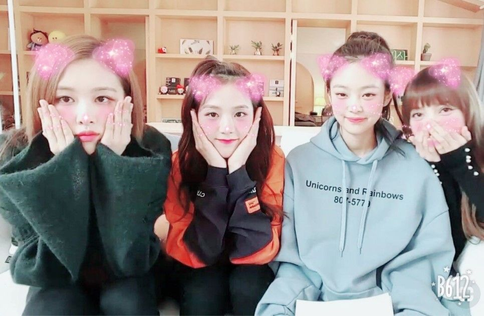 B612應用中拍照的多樣化姿勢指引