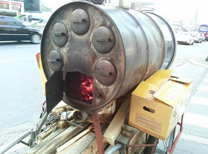 Walk the streets of Korea and grab small bites along the way! Tourist foods out, locals