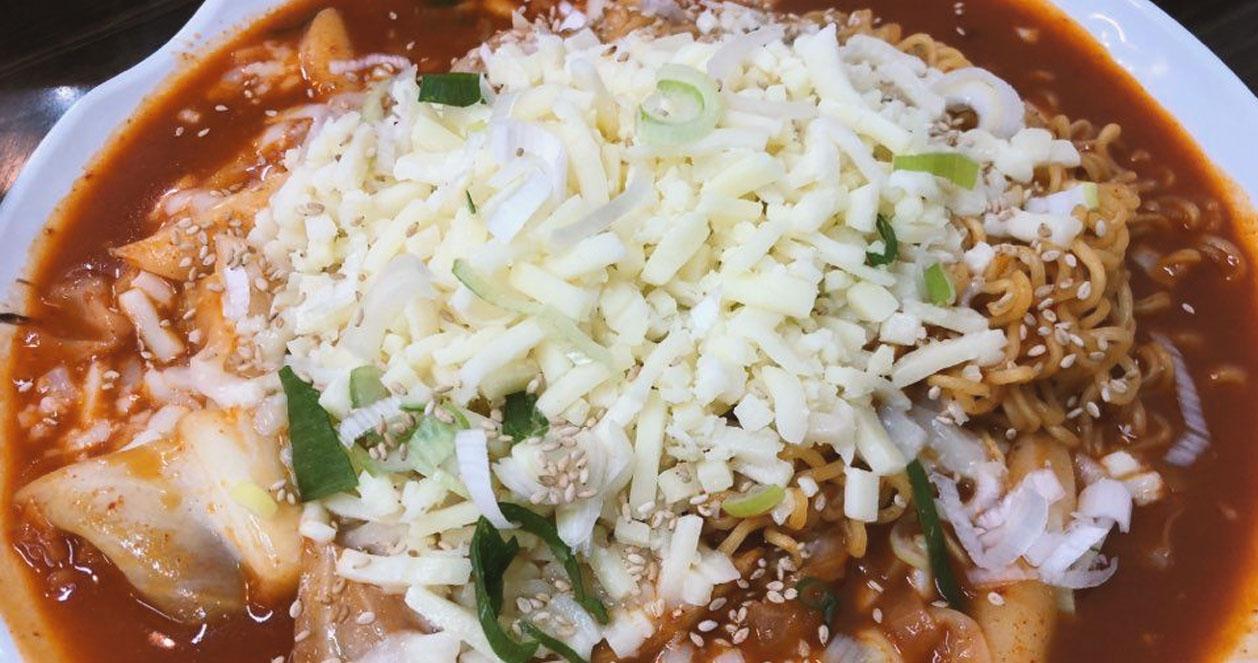 Bánh gạo cay Tteokbokki Hàn quốc