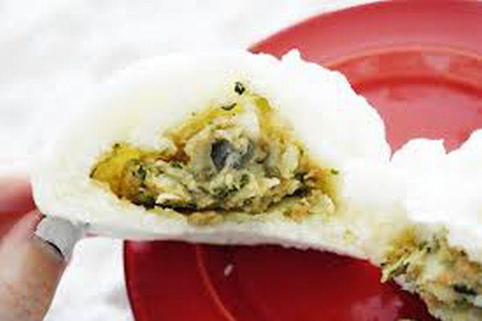 Walk the streets of Korea and grab small bites along the way! Tourist foods out, locals