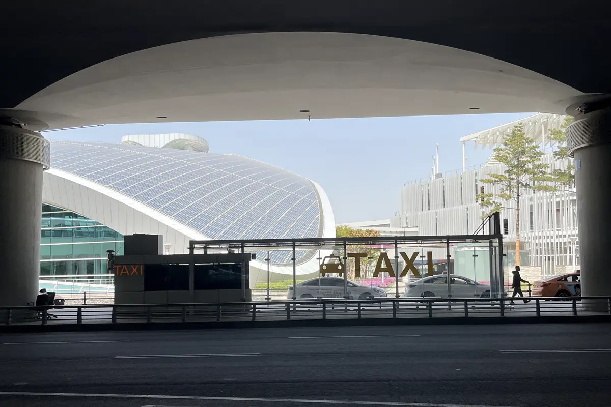 Taxi queue and pickup area at Incheon Airport Terminal 2