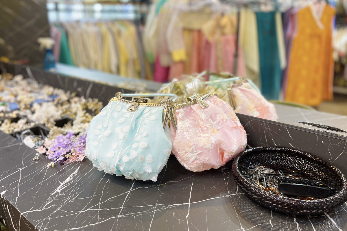 Elegant women's shoes available for hanbok rental at Princess Hanbok, enhancing the traditional ensemble with authentic footwear representing Korean culture.