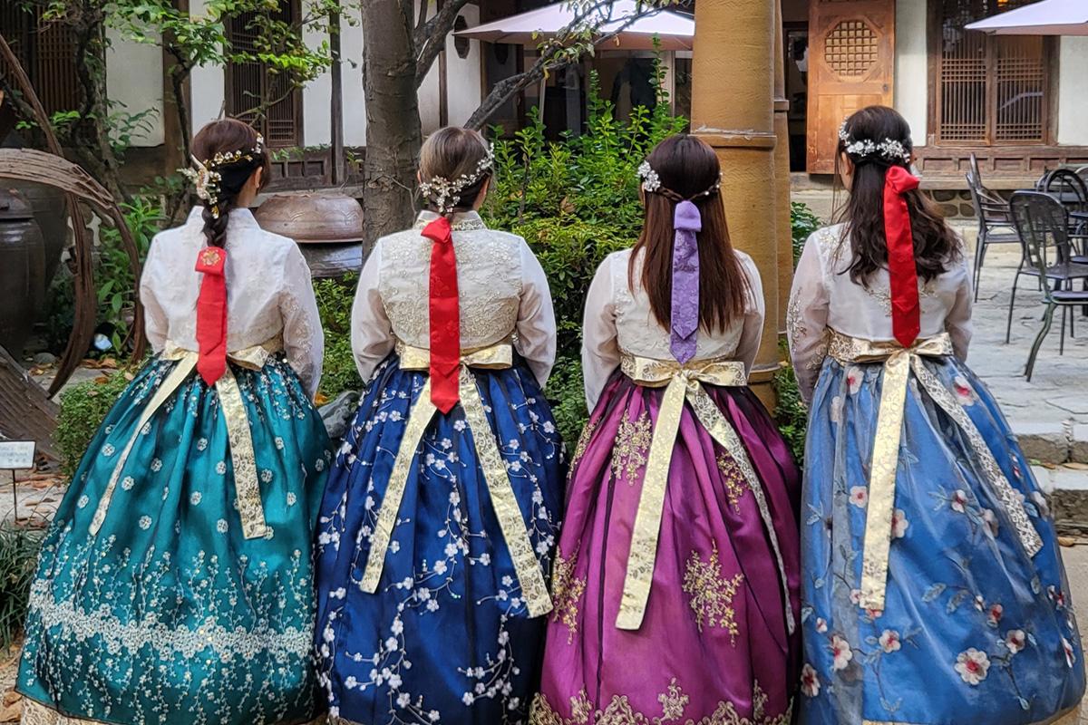 ハンボク 景福宮 名所 景福宮 ハンボク 景福宮 ハンボク レンタル 景福宮 ハンボク体験 お姫様ハンボク 韓国旅行 韓国観光 ソウル 韓服 チマチョゴリ 韓服レンタル コンジュ韓服 仁寺洞 インサドン 景福宮 北村韓屋村 三清洞