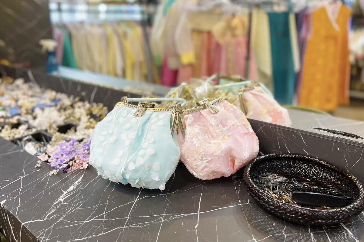 ハンボク 景福宮 名所 景福宮 ハンボク 景福宮 ハンボク レンタル 景福宮 ハンボク体験 お姫様ハンボク 韓国旅行 韓国観光 ソウル 韓服 チマチョゴリ 韓服レンタル コンジュ韓服 仁寺洞 インサドン 景福宮 北村韓屋村 三清洞