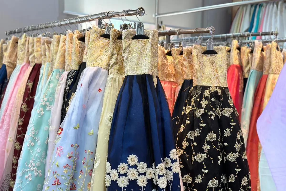 ハンボク 景福宮 名所 景福宮 ハンボク 景福宮 ハンボク レンタル 景福宮 ハンボク体験 お姫様ハンボク 韓国旅行 韓国観光 ソウル 韓服 チマチョゴリ 韓服レンタル コンジュ韓服 仁寺洞 インサドン 景福宮 北村韓屋村 三清洞