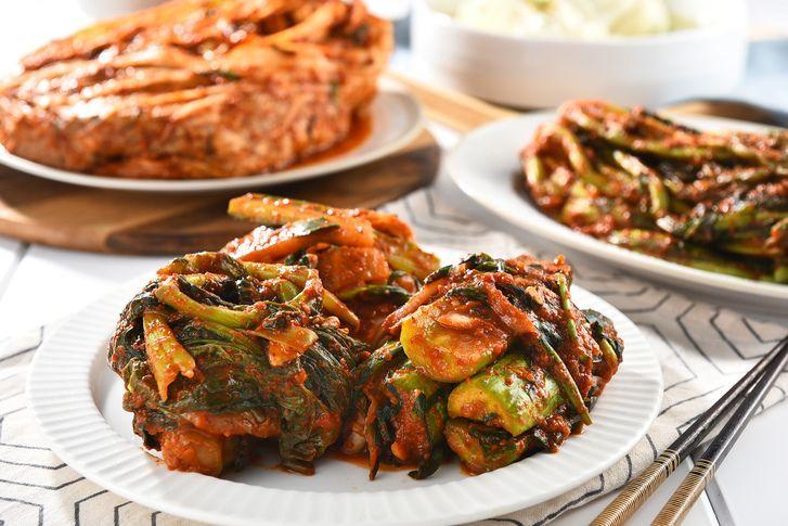 Do Koreans Really Eat Everything With Kimchi? Different Types of Kimchi Explained And Weird Kimchis That Are Unheard Of! South Korea