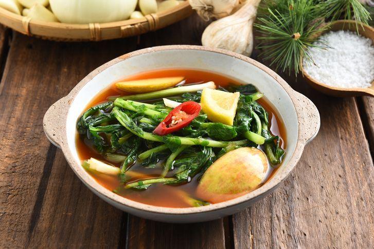 Do Koreans Really Eat Everything With Kimchi? Different Types of Kimchi Explained And Weird Kimchis That Are Unheard Of! South Korea