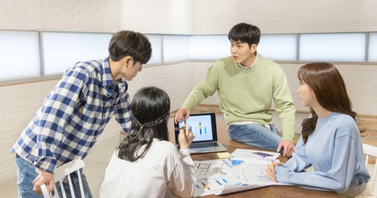 韓国の大学生は講義の間に何しているの？