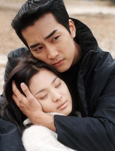 藍色生死戀主要角色的温馨合照，回憶令人難以釋懷