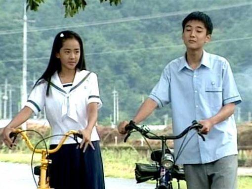 藍色生死戀的騎自行車場景，韓劇中的經典浪漫瞬間