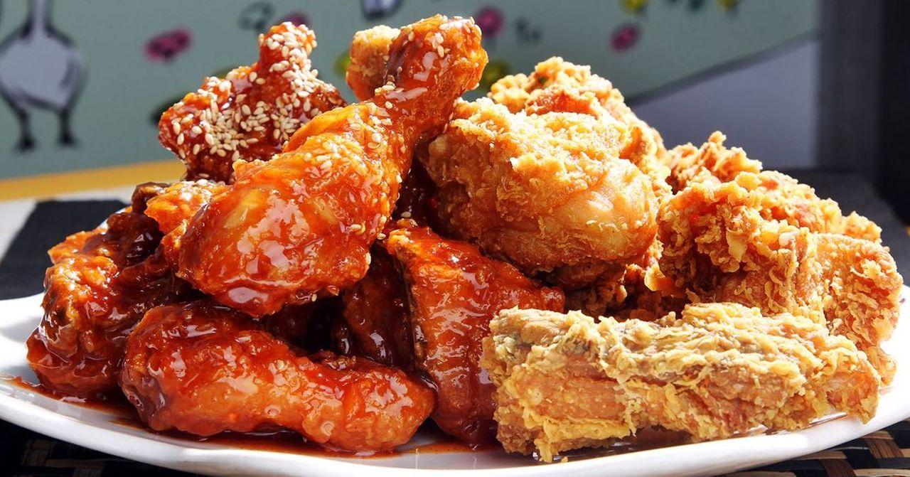 韓國炸雞文化盛行，香脆炸雞配上美食調料，韓國風味雞肉料理吸引食客注意。