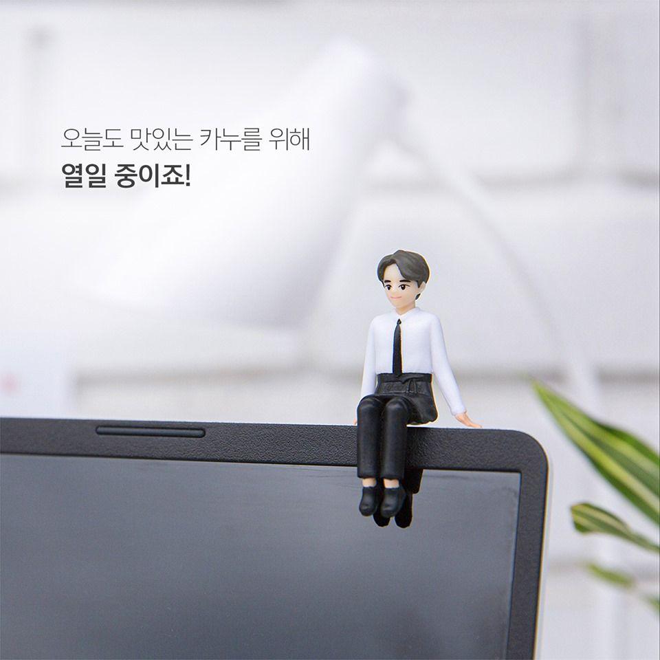 KANU杯緣子商品，可以掛置於桌邊或電腦，增添辦公室氛圍。