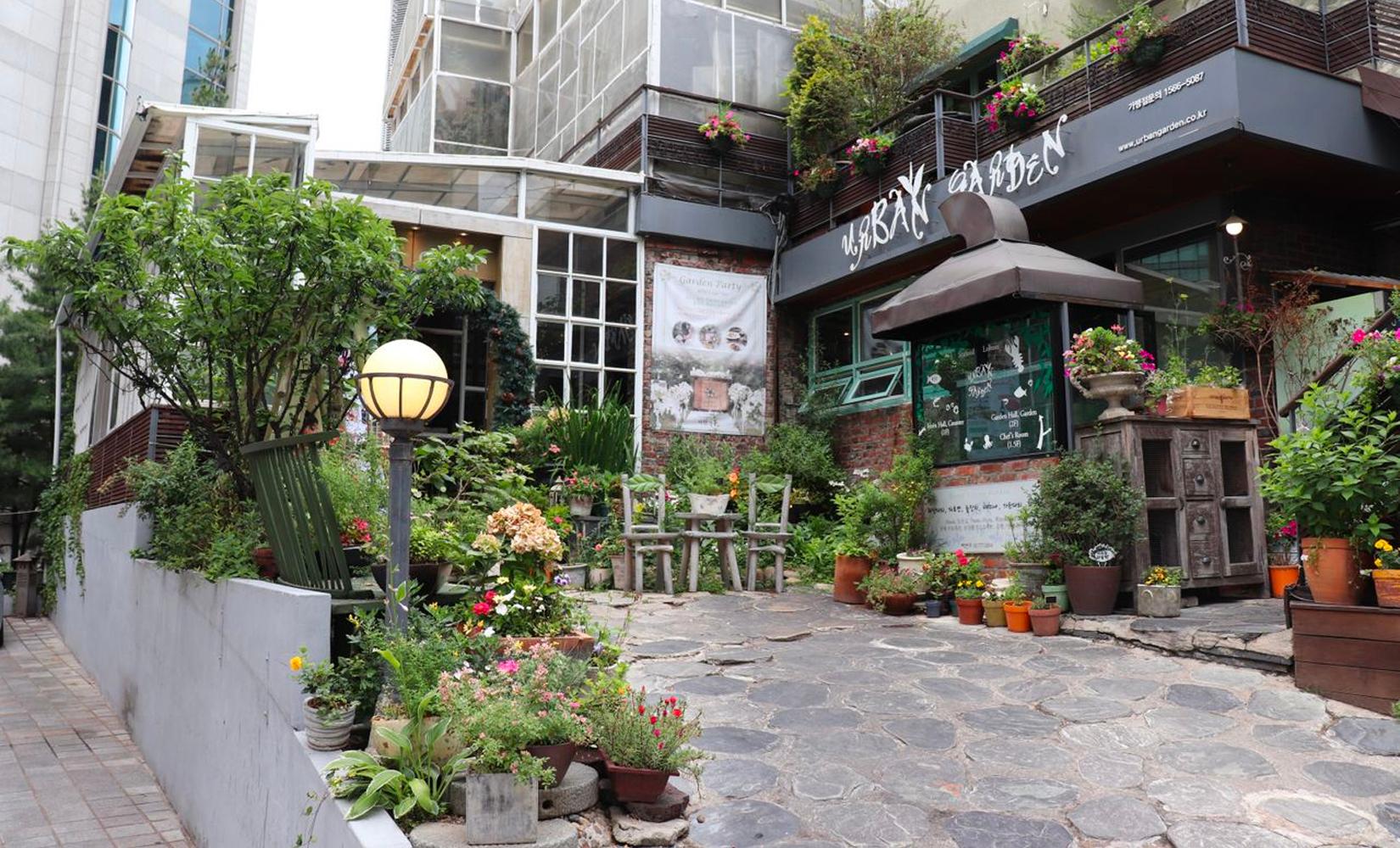 西大門 グルメ店│Urban Garden