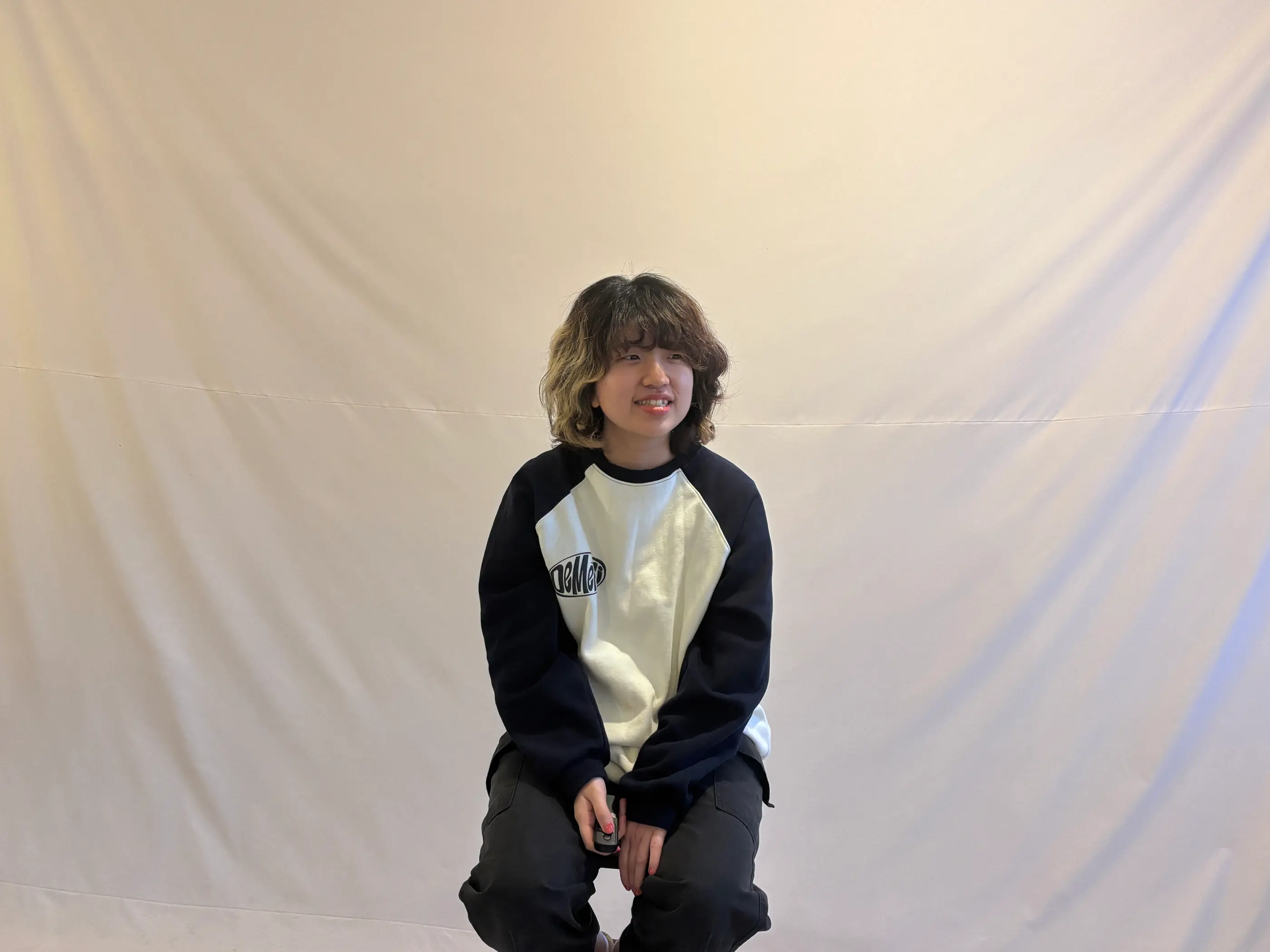 用户在韩国Cheese Smile Studio的自助摄影初始姿势拍摄