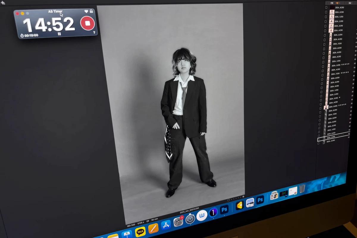 チーズスマイルスタジオの撮影画面。今年のスタジオでの撮影例が表示されています。