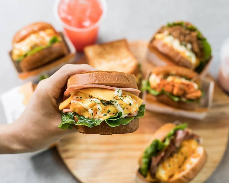 TEgg.42多士店，大量豐富選擇的吐司，令人垂涎欲滴的美味。