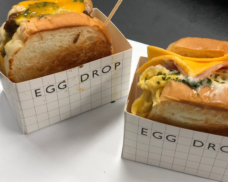 EGG DROP人氣吐司系列，豪華蛋及芝士夾層，呈現滿滿食材的美味快感。