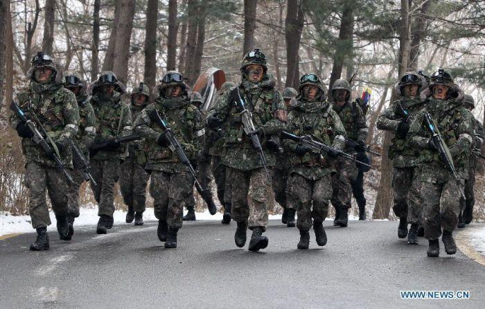 เฉลี่ยแล้วเงินเดือนของเหล่าทหารเกาหลีใต้ได้เพียง 8.50หยวนต่อชั่วโมง ทั้งหนุ่มๆจาก EXO, Winner ที่ทำให้แฟนคลับต่างเสียใจที่เหล่าไอดอลต้องเข้ารับการเกณฑ์ทหาร