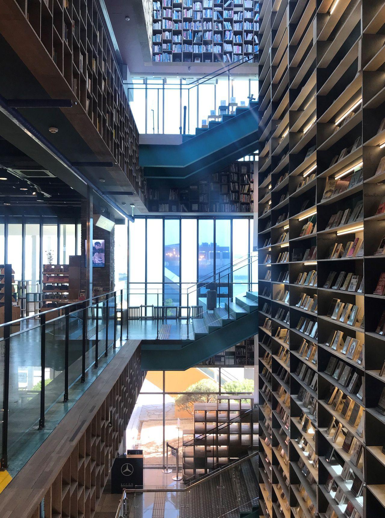 Itaewon Seoul library, book park blue square, bookshelves inside