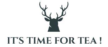 在韓國知名的臺灣飲料店，斜角巷的飲品和標誌展示。