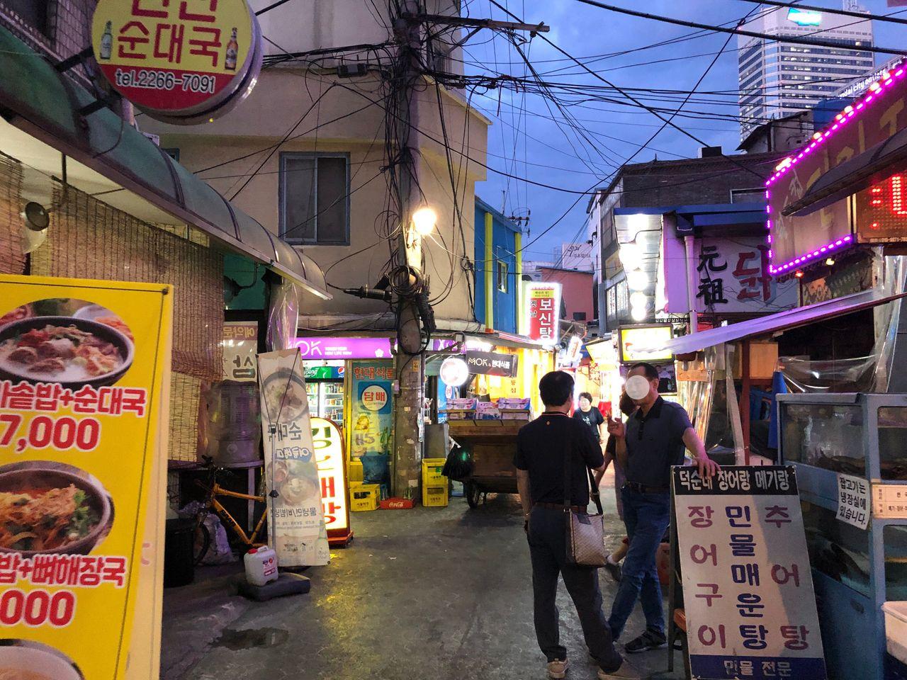 Honest review on Dongdaemun's most popular food "Jinokhwa Dakhanmari"!