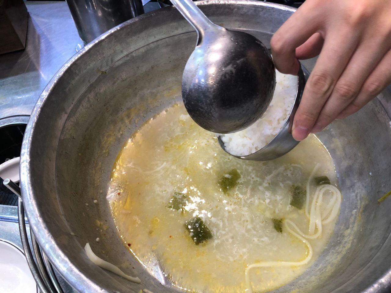 Honest review on Dongdaemun's most popular food "Jinokhwa Dakhanmari"!