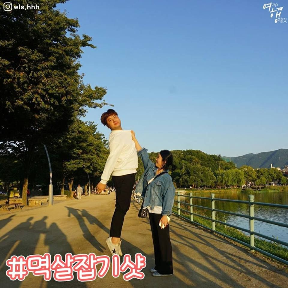 เทท่าโพสแปลก ๆ ทิ้งไป แล้วมาลองโพสท่าแบบสาวเกาหลีกัน!! ♡ 