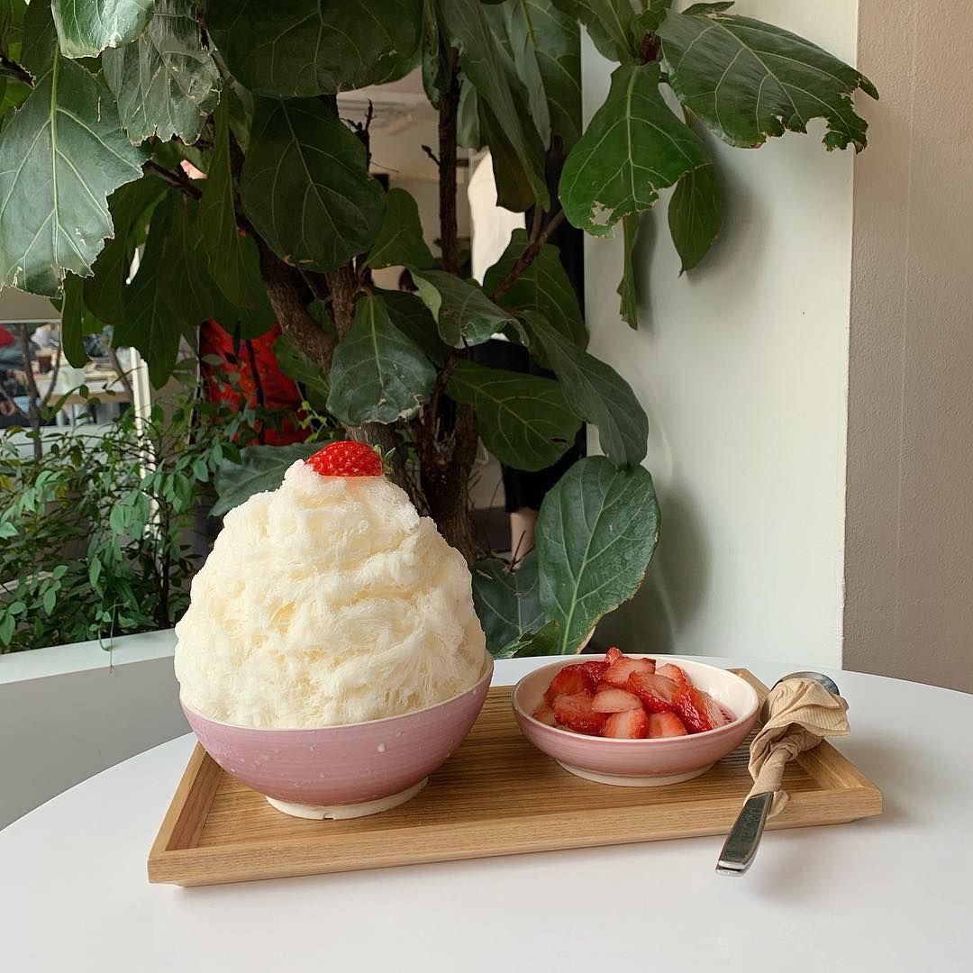 Famous Korean Bingsu Shops Try all these amazing bingsu stores and cool off in steaming Korean Summer!