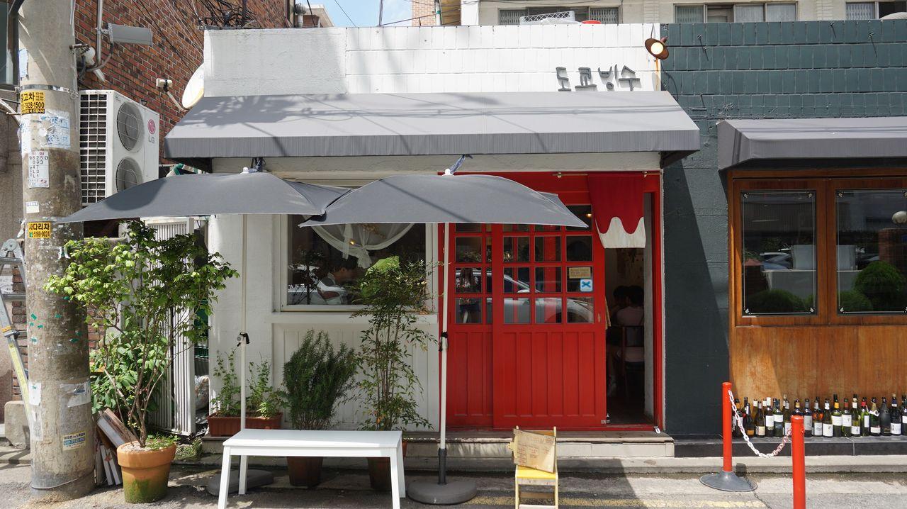 Famous Korean Bingsu Shops Try all these amazing bingsu stores and cool off in steaming Korean Summer!