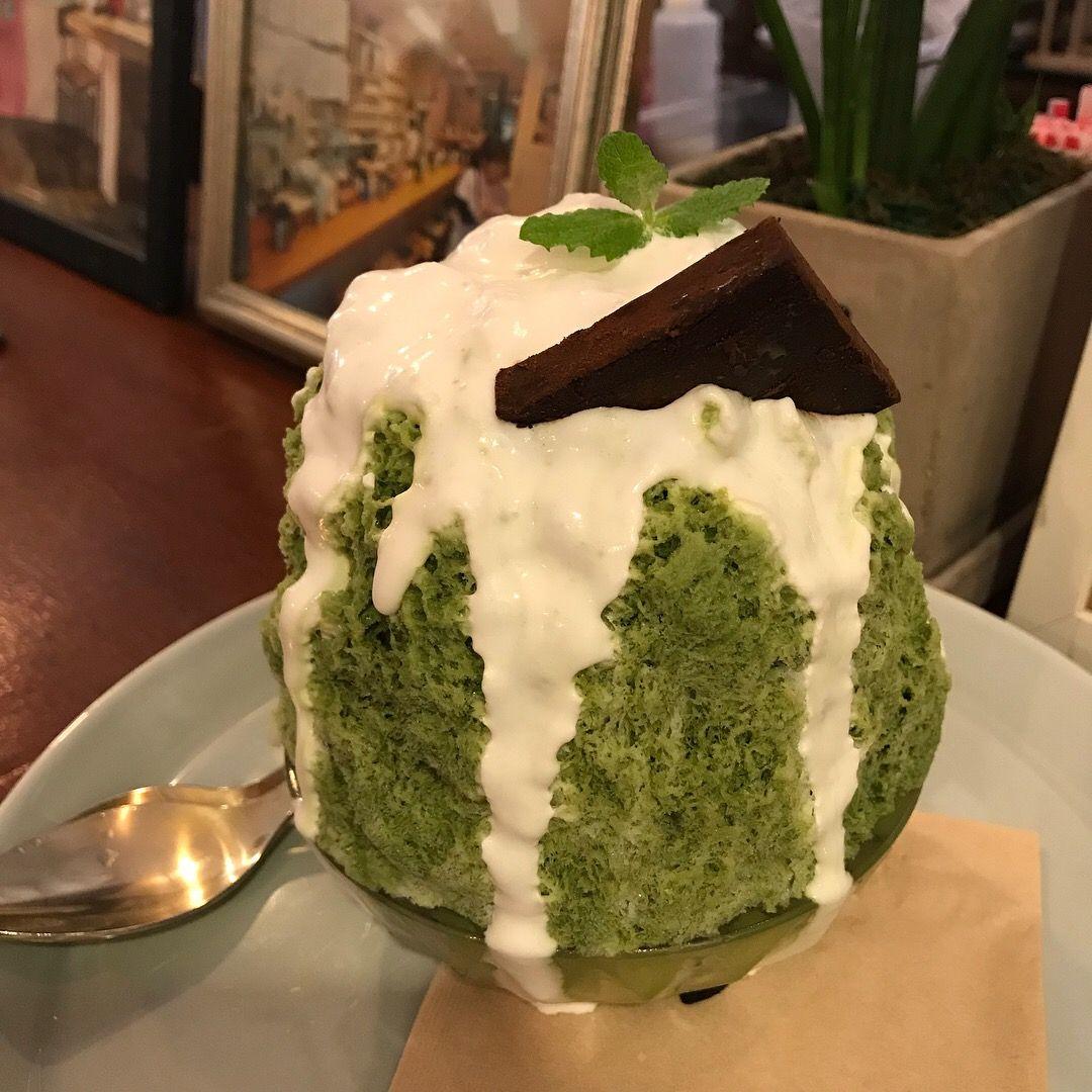 Famous Korean Bingsu Shops Try all these amazing bingsu stores and cool off in steaming Korean Summer!