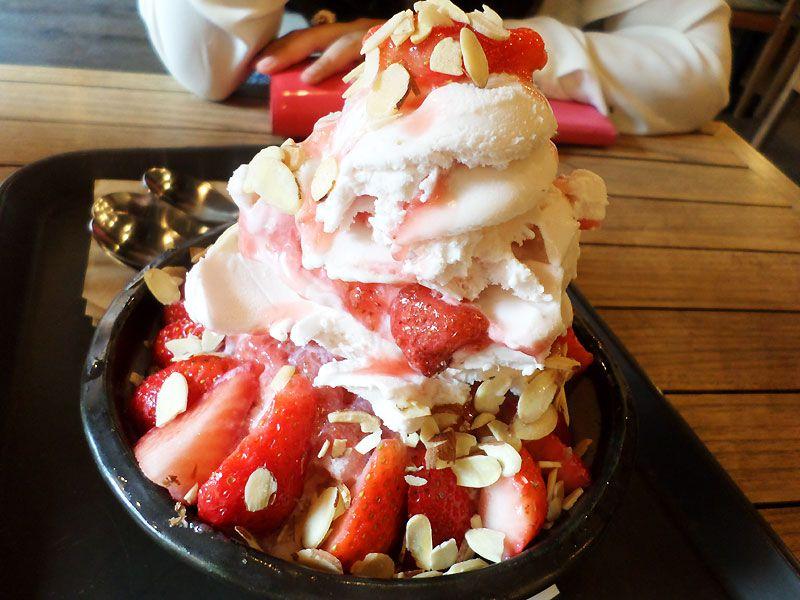 Famous Korean Bingsu Shops Try all these amazing bingsu stores and cool off in steaming Korean Summer!