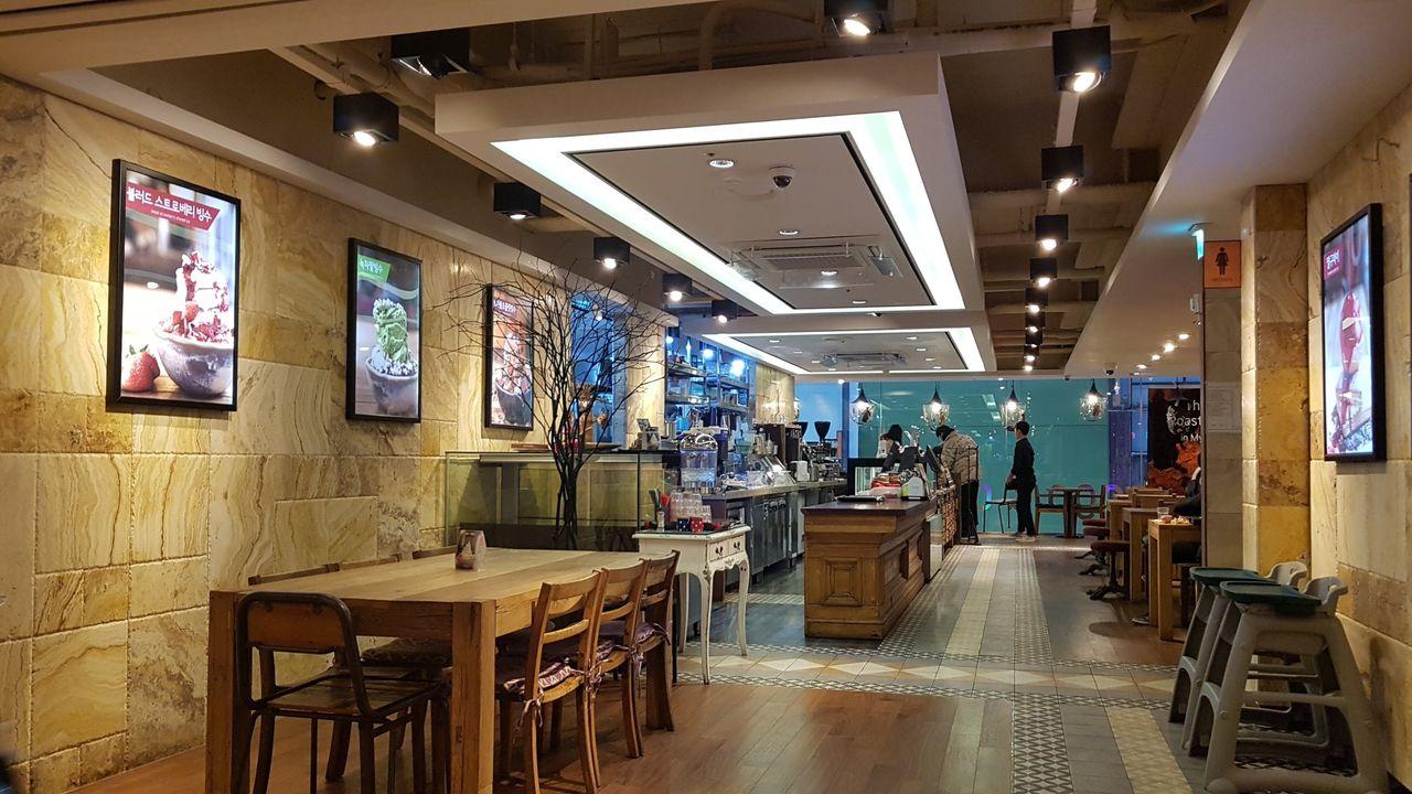 Famous Korean Bingsu Shops Try all these amazing bingsu stores and cool off in steaming Korean Summer!