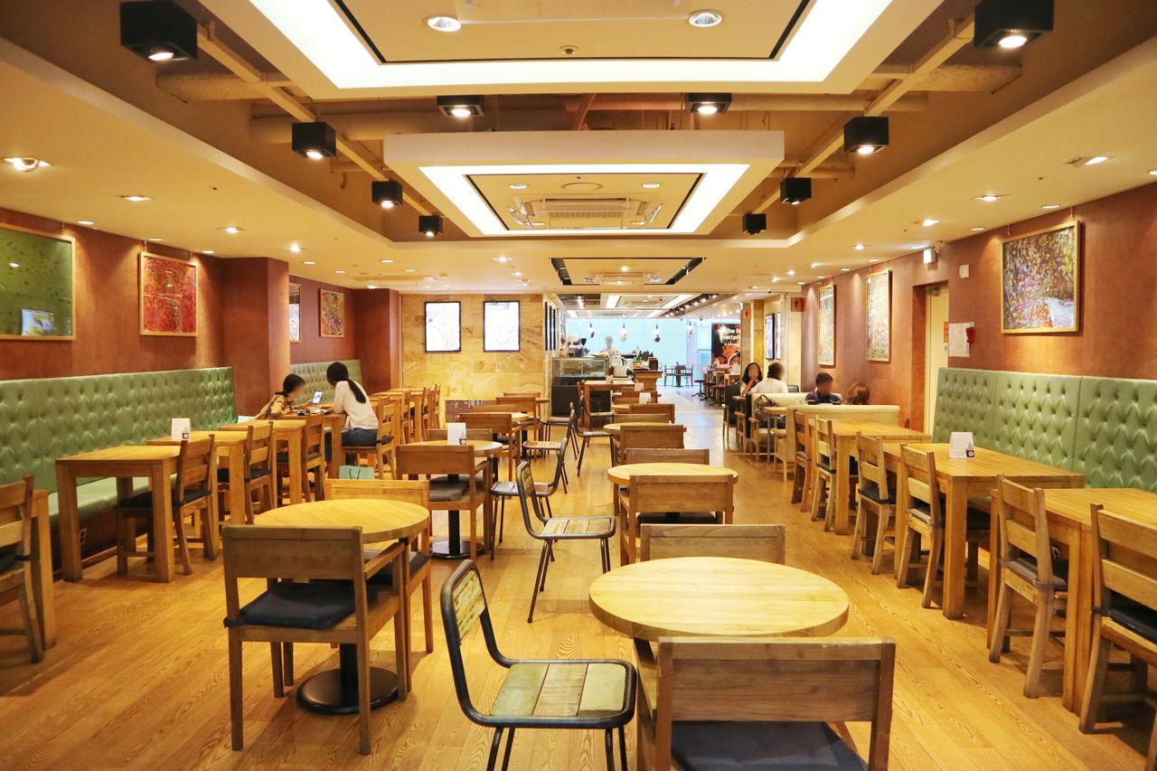 Famous Korean Bingsu Shops Try all these amazing bingsu stores and cool off in steaming Korean Summer!