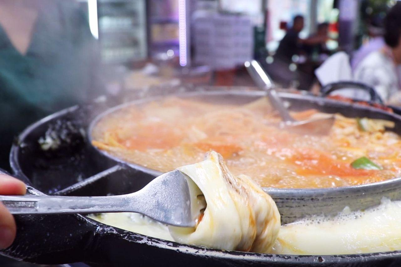 Seoul Must Eat | The most famous tteokbokki : Mabokrim Tteokbokki, Youngest Son