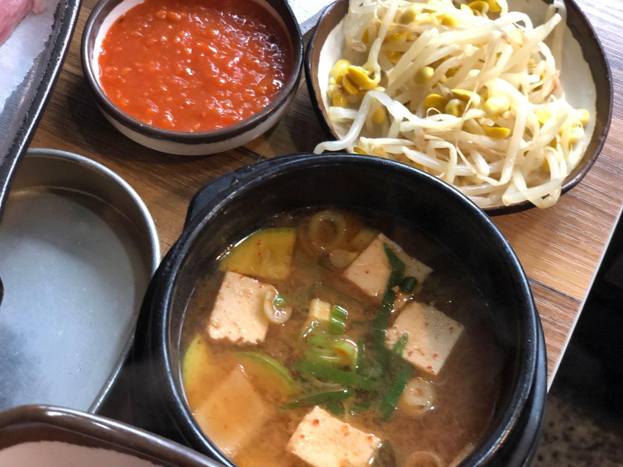 未經冷凍的弘大三層肉店,低價高質