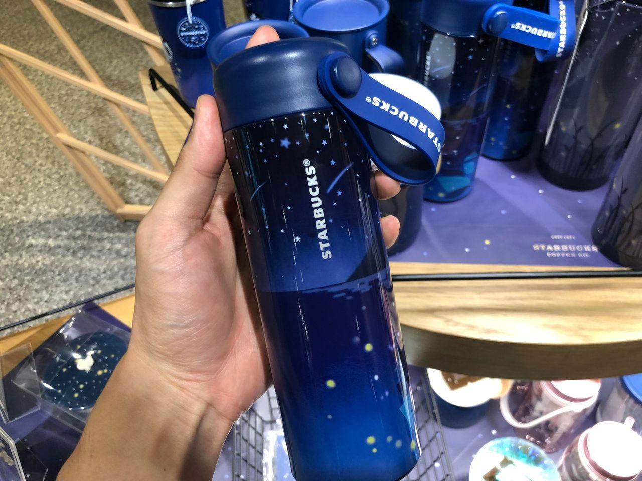 Романтик дизайнтай лонх, 'Зуны дунд шөнийн оддын тэнгэр' нарийн холбогдсон.