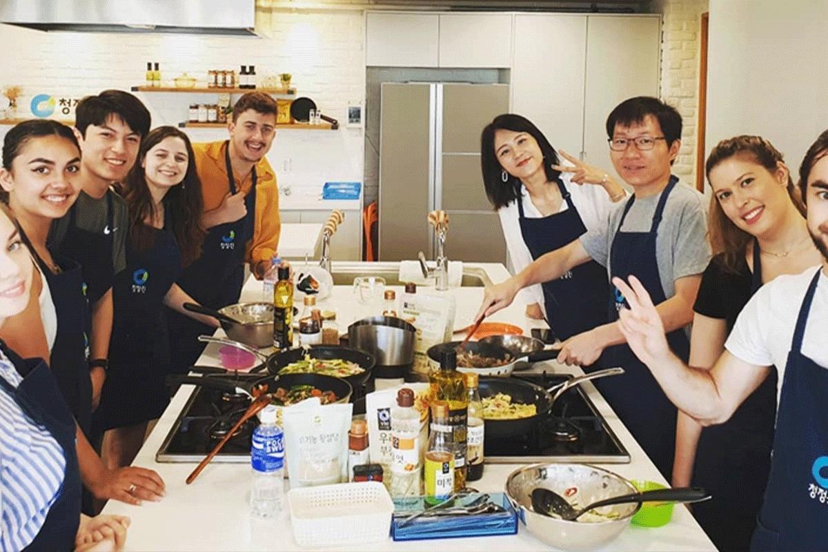 Korean cooking class at SNU
